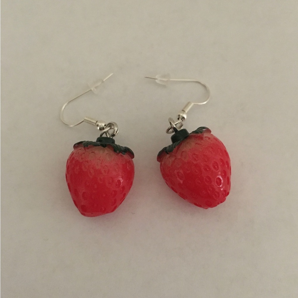 🍓Cute Handmade Resin Strawberry Charm Earrings 🍓